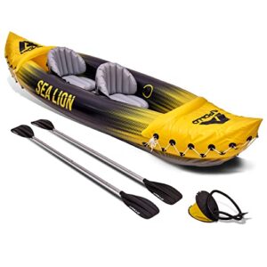 Aufblasbares Kajak Apollo Sea Lion in dynamischem Gelb-Schwarz Design, geeignet für zwei Personen mit gepolsterten Sitzen und Paddeln, ideal für Wasserabenteuer.