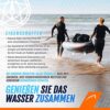 Bluefin Ranger Aufpumpbares Kajak für zwei Personen auf einem ruhigen Gewässer, umgeben von Natur, mit zwei Personen, die Spaß am Kajakfahren haben.