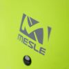 Mesle Wassersport Helm Ragnar in leuchtendem Grün mit abnehmbarem Ohrenschutz, ideal für Wakeboarden, Kiten, Kajakfahren und Segeln, CE EN 1385 zertifiziert.