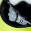Mesle Wassersport Helm Ragnar in leuchtendem grün mit abnehmbaren Ohrenschutz, Innensicht mit Einstellungssystem für optimale Passform, ideal für Wakeboarden, Kiten, Kajakfahren und Segeln.