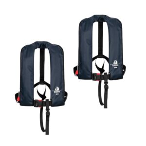 Zwei marineblaue Automatik-Rettungswesten 165N im klassischen Design, geeignet für verschiedene Wassersportaktivitäten mit integrierten Waistbelts für besseren Halt.