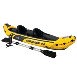 Aufblasbares Kajak Explorer K2 Intex für zwei Personen in Gelb und Schwarz, geeignet für Freizeitaktivitäten auf Seen und Flüssen.