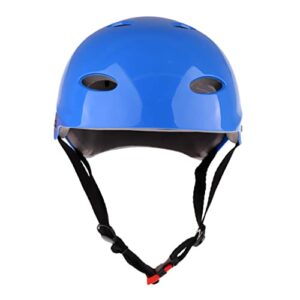 Sicherheitshelm für Wassersportarten wie Wakeboard, Kajakfahren und Segeln, blauer Helm mit schwarzem Gurt und roten Nahtstellen