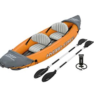 Vibrantes Kajakset mit orangefarbenem Kajak und grauem Sitz sowie schwarzen Ruder, auf weißem Hintergrund