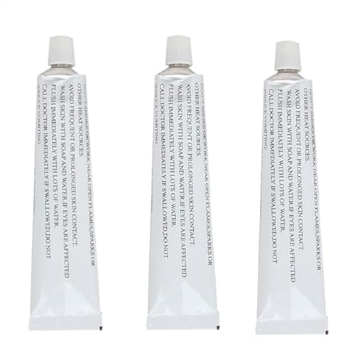 Drei weiße PVC-Tuben eines Produkts zur Reparatur von Luftmatratzen, Wasserbetten und aufblasbaren Booten. Das Produkt ist multifunktional und wasserdicht.