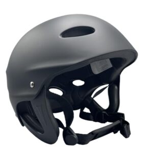 Wassersport-Helm mit verstellbarer Passform, Belüftungsöffnungen und CE-Zeichen für Sicherheit bei Wakeboarding, Kajakfahren, Windsurfen und Kitesurfen.