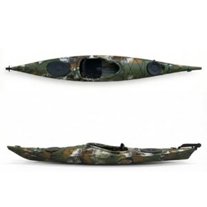 Robuster Tourenkajak für Seen, Flüsse & Küste. Camouflage Design. Gepäckluke und Komfortsitz inklusive.