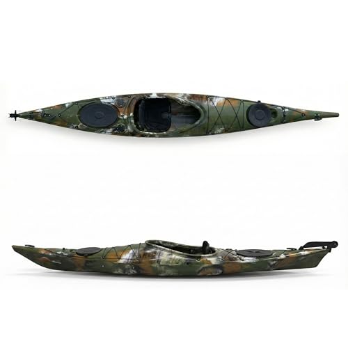 Robuster Tourenkajak für Seen, Flüsse & Küste. Camouflage Design. Gepäckluke und Komfortsitz inklusive.
